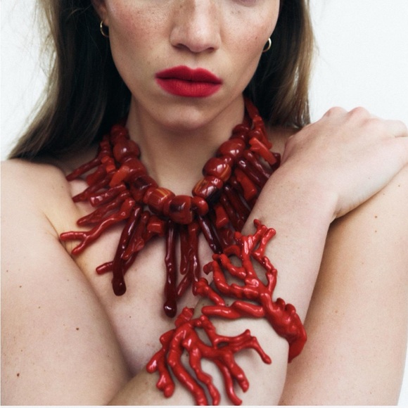 Zara FAUX CORAL BRACELET - Picture 1 of 5